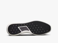 Load image into Gallery viewer, SwiftKnit Derby - Gray and White
