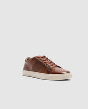 Load image into Gallery viewer, Endeavour Chain Sneaker - Cognac
